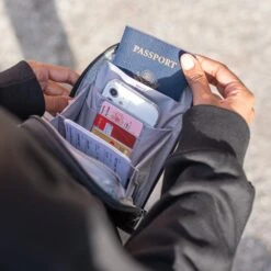 Pacsafe Rfidsafe Tech Crossbody -Fashion Bag Store 1071d90df7771e611108c6e2a707e595 469c41cf 6fca 4fed bef2 3797c0a6b66d