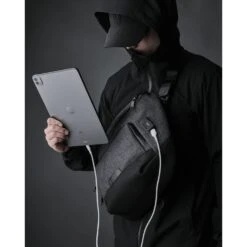 ALPAKA Bravo Sling Max V2 -Fashion Bag Store Alpaka Bravo Sling Max V2 Graphite Grey 4 6c0a40cf 3a8f 4aab 82cb e5c7c208a2a8