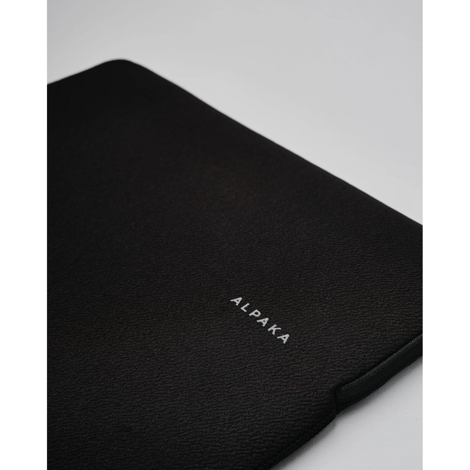 ALPAKA Slim Laptop Sleeve 16" 8 ALPAKA Slim Laptop Sleeve 16" - Image 6