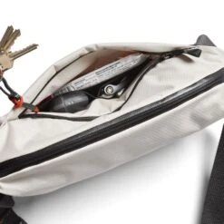 Bellroy Lite Sling (SA) -Fashion Bag Store Bellroy Lite Sling Chalk 4 a22b5cce 5cc8 4be1 903b 17d4bae1efe0