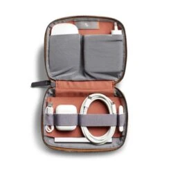 Bellroy Tech Kit Compact -Fashion Bag Store Bellroy Tech Kit Compact Bronze 4 fd20395e b740 4313 88e9 4085fefef7fc