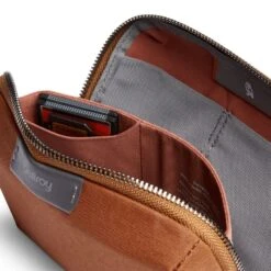 Bellroy Tech Kit Compact -Fashion Bag Store Bellroy Tech Kit Compact Bronze 7 05625735 7b51 45e7 a047 330715c981ea