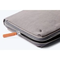 Bellroy Tokyo Folio 8" -Fashion Bag Store Bellroy Tokyo Folio 8 Stormgray 4 bc21412d 9846 4685 aae3 8367017b98bd