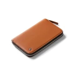 Bellroy Travel Folio -Fashion Bag Store Bellroy Travel Folio Caramel 01 d4fe3561 1423 4eec 8efa e6a40537d481