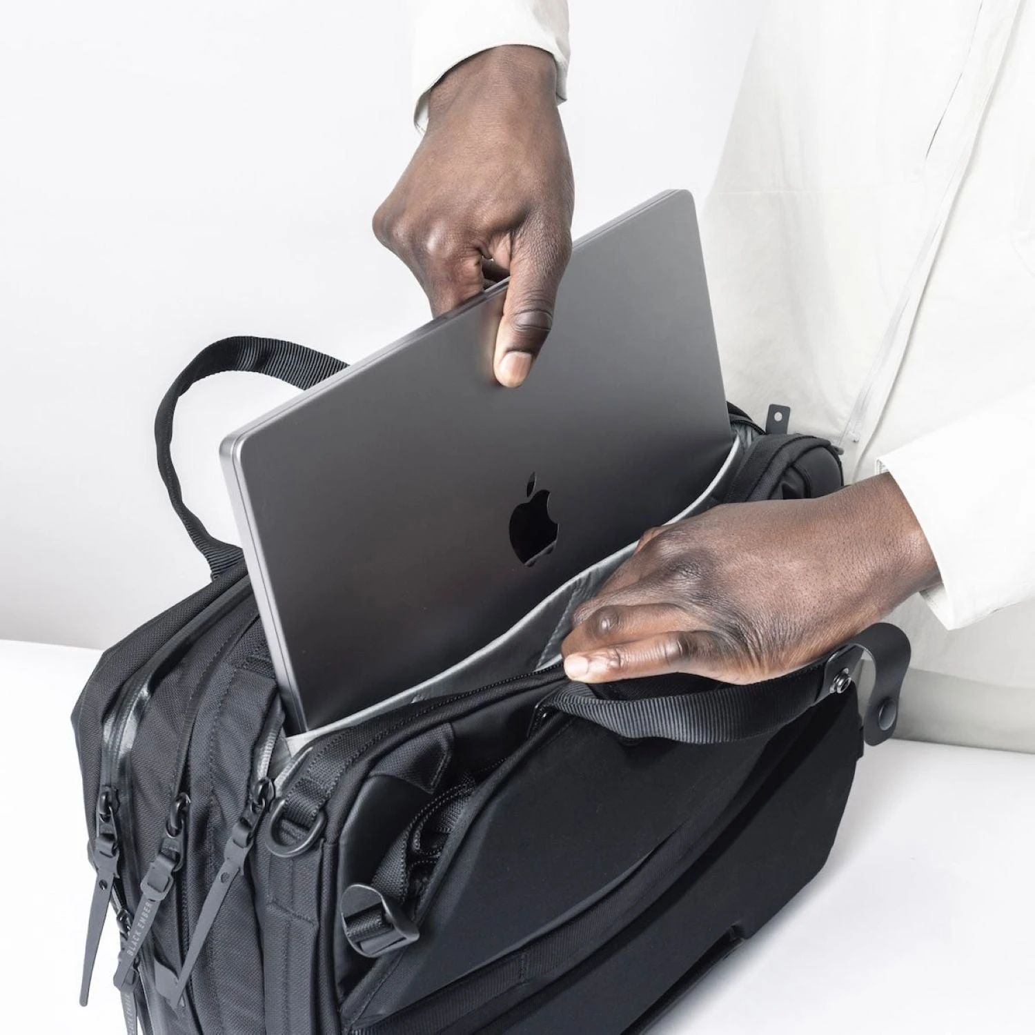 Black Ember Forge 30 15” Convertiable Travel Pack 19 Black Ember Forge 30 15” Convertiable Travel Pack - Image 17