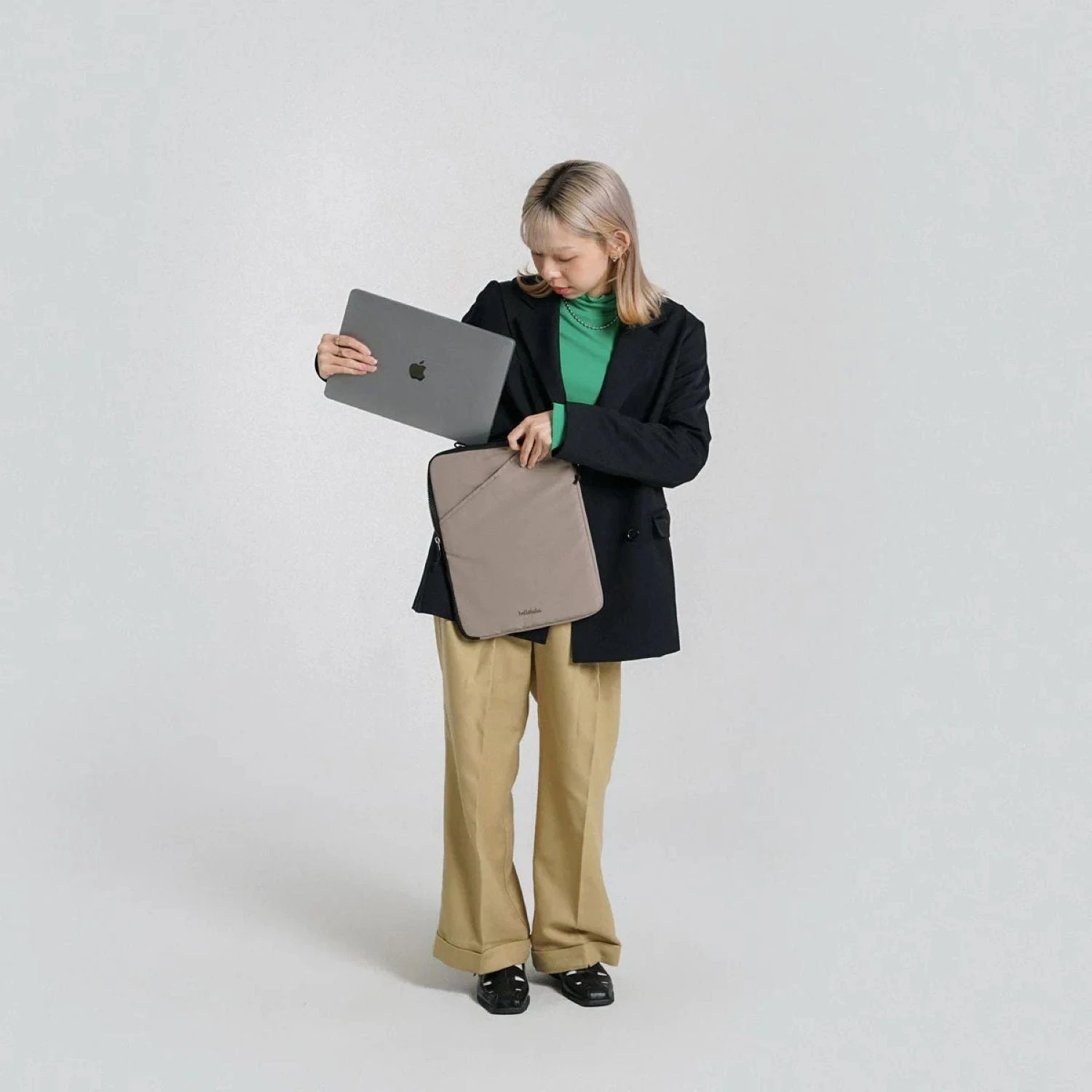 Hellolulu Erle 3-Way Laptop Sleeve Case 13" Recycled 20 Hellolulu Erle 3-Way Laptop Sleeve Case 13" Recycled - Image 18