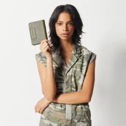 Status Anxiety Popular Problems Leather Wallet -Fashion Bag Store ecef26778131ed5ab4372e79948929db 71754bc4 7ebe 47c5 ab04 2dc823da71ec